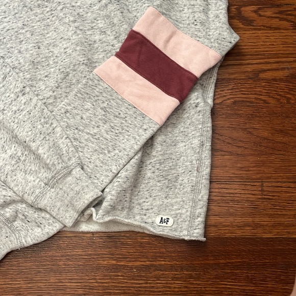 Cropped Abercrombie hoodie - Picture 3 of 4